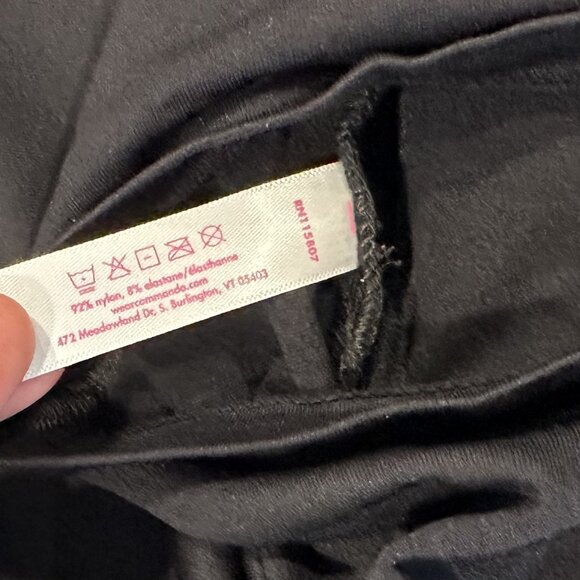 NWT Commando Minimalist Sleeveless Turtleneck in Black - Size: L/XL - Picture 6 of 8